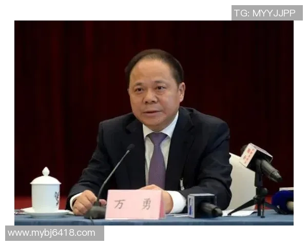 武汉篮球队转型之路揭秘：从传统强队到现代竞技新标杆的华丽蜕变