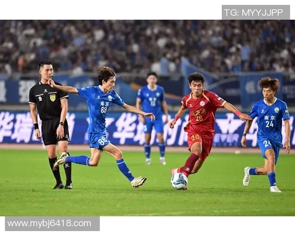 南京足球队在冠军赛中的实力展现与战术分析